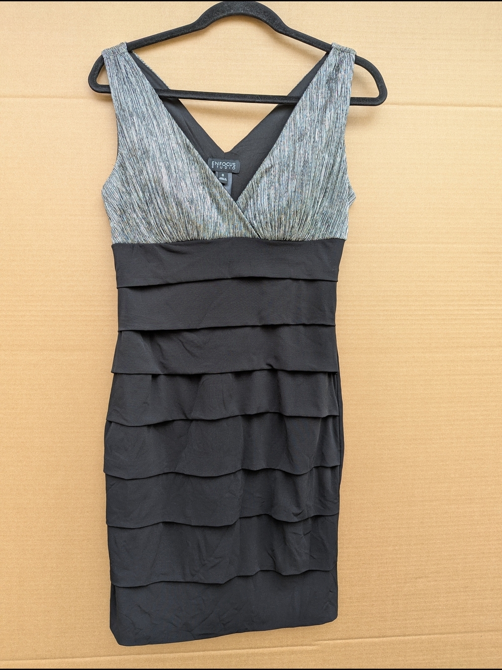 En focus Studio Metallic Silver Black Tiered Ruffle Dress V-Neck Bodycon 6 Glam